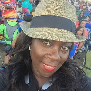 Meet your Posher, Carolyn-jones